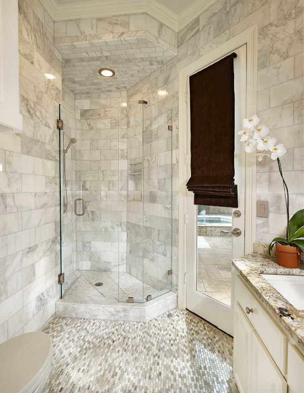 Fully remodeled bright bathroom